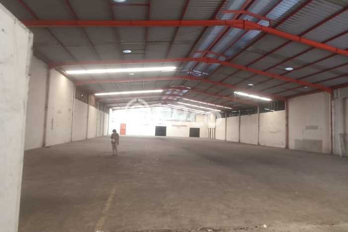 Disewakan Gudang di Kawasan Ramai Cimahi Luas 1500m2 Disewakan Gudang di Kawasan Ramai Cimahi Luas 1500m2