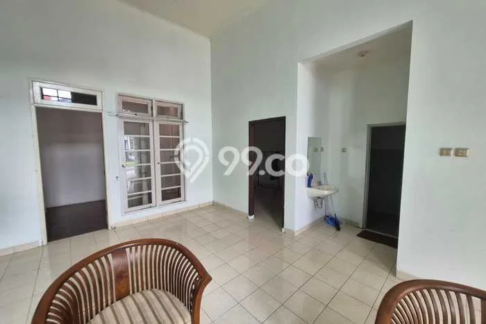 Lokasi strategis! Rumah siap pakai dikontrakkan di Kota Wisata LB 85m2 Lokasi strategis! Rumah siap pakai dikontrakkan di Kota Wisata LB 85m2