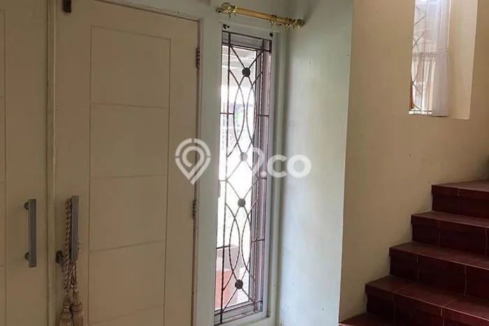 Rumah sewa siap pakai 3 KT di Raffles Hills, Jakarta Timur Rumah sewa siap pakai 3 KT di Raffles Hills, Jakarta Timur