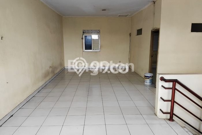 Area Strategis! Disewakan Ruko Lokasi Cibinong, Bogor Cocok untuk Bisnis Area Strategis! Disewakan Ruko Lokasi Cibinong, Bogor Cocok untuk Bisnis