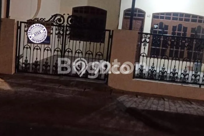 Disewakan! Rumah 2 Kamar Tidur &
2 Kamar Mandi di Depok II, Depok Disewakan! Rumah 2 Kamar Tidur &
2 Kamar Mandi di Depok II, Depok