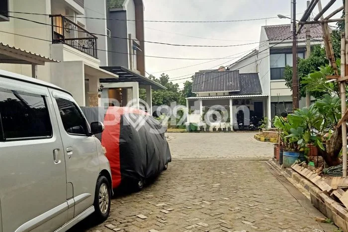 Jarang Ada! Rumah Kontrakan 3 Kamar Nyaman Siap Huni Tanah Baru Jarang Ada! Rumah Kontrakan 3 Kamar Nyaman Siap Huni Tanah Baru