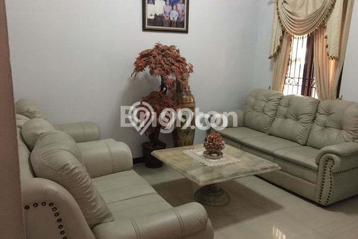 Rumah Mewah LB 180m2 Siap Huni Desain Elegan di Margonda, Depok Rumah Mewah LB 180m2 Siap Huni Desain Elegan di Margonda, Depok