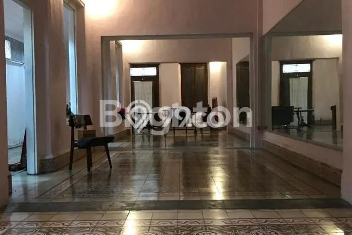 Siap Huni Hunian Elit 6 Kamar di Pakualaman Dekat ke Mana Pun Siap Huni Hunian Elit 6 Kamar di Pakualaman Dekat ke Mana Pun