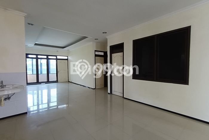 Ruko bagus disewakan di Mataram Semarang dengan LB 400m2 harga sewa terbaik Ruko bagus disewakan di Mataram Semarang dengan LB 400m2 harga sewa terbaik