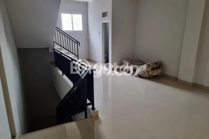 Ruko Dijual di Bogor LT 79m2 & LB 227m2 Lokasi Terbaik! Ruko Dijual di Bogor LT 79m2 & LB 227m2 Lokasi Terbaik!