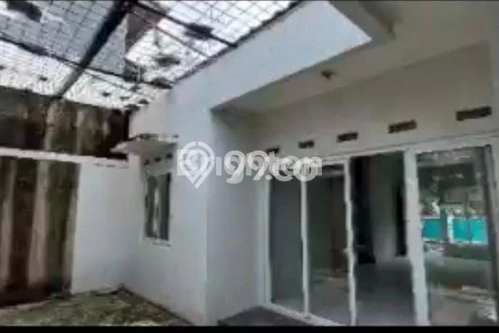 Rumah Luas Asri 3 KT Siap Pakai di Tanah Baru Bogor Rumah Luas Asri 3 KT Siap Pakai di Tanah Baru Bogor