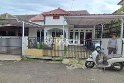 Dijual Hunian Rumah Terawat 3 Kamar di Tanah Baru, Bogor Dijual Hunian Rumah Terawat 3 Kamar di Tanah Baru, Bogor
