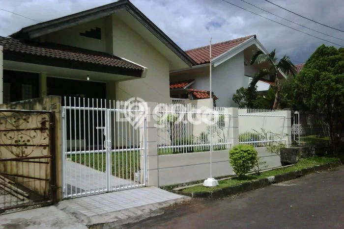 Disewakan Rumah Murah di Baranangsiang Bogor Punya 3 Kamar Tidur Disewakan Rumah Murah di Baranangsiang Bogor Punya 3 Kamar Tidur