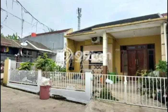 Rumah Modern Cantik 3 KT Bisa Langsung Pindah di Cibinong Rumah Modern Cantik 3 KT Bisa Langsung Pindah di Cibinong