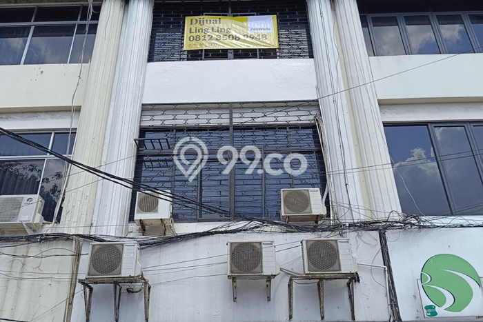 Ruko Dijual di Jakarta Barat LT 67m2 & LB 200m2 Lokasi Terbaik! Ruko Dijual di Jakarta Barat LT 67m2 & LB 200m2 Lokasi Terbaik!