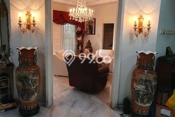 Rumah Elit Modern Tanpa Renovasi di Ragunan Jakarta Selatan Rumah Elit Modern Tanpa Renovasi di Ragunan Jakarta Selatan