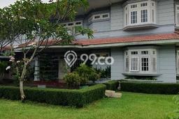 Rumah Elit Modern Tanpa Renovasi di Ragunan Jakarta Selatan Rumah Elit Modern Tanpa Renovasi di Ragunan Jakarta Selatan