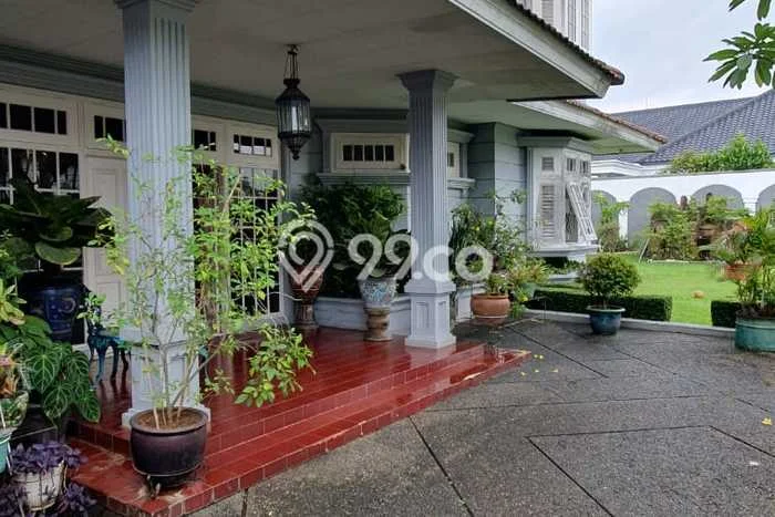 Rumah Elit Modern Tanpa Renovasi di Ragunan Jakarta Selatan Rumah Elit Modern Tanpa Renovasi di Ragunan Jakarta Selatan