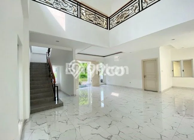 Rumah Elit Modern Tanpa Renovasi di Sentul City Bogor Rumah Elit Modern Tanpa Renovasi di Sentul City Bogor