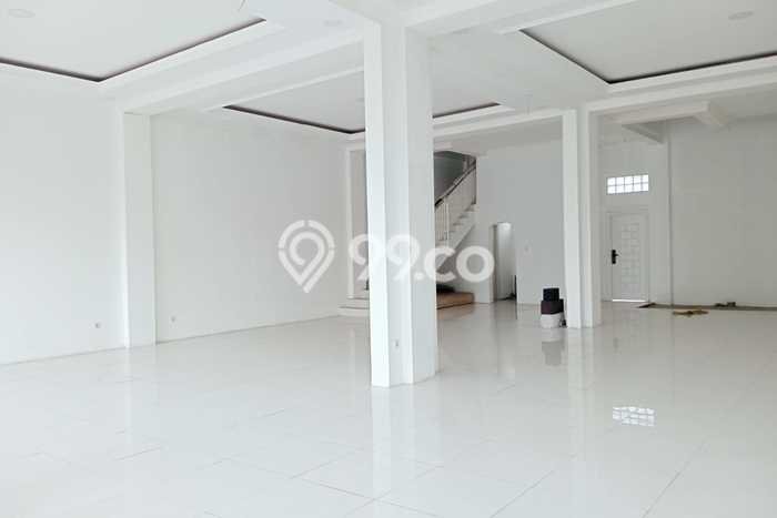 Ruko Siap Pakai Kawasan Pasar Rebo, Luas 272m², Area Bisnis, Jalan Mudah Ruko Siap Pakai Kawasan Pasar Rebo, Luas 272m², Area Bisnis, Jalan Mudah