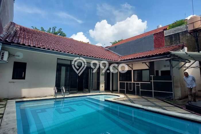 Siap Huni Rumah Minimalis & Modern LB 200m2 di Pondok Indah Siap Huni Rumah Minimalis & Modern LB 200m2 di Pondok Indah