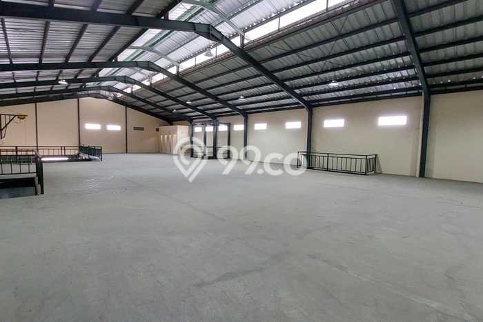 Unit Gudang Disewakan di Bandengan di Area Ramai & Strategis Unit Gudang Disewakan di Bandengan di Area Ramai & Strategis