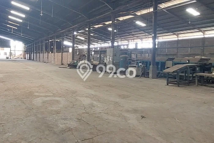 Gudang Disewa di Bogor dengan LB 2500m2 Area Komersial Ramai Gudang Disewa di Bogor dengan LB 2500m2 Area Komersial Ramai