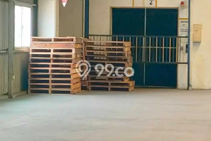 Gudang Disewa di Bekasi dengan LB 3200m2 Area Komersial Ramai Gudang Disewa di Bekasi dengan LB 3200m2 Area Komersial Ramai