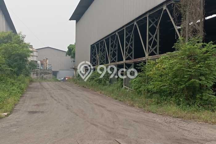 AREA KOMERSIAL! Gudang di Cimanggis, Luas 1000m², Jalan Raya AREA KOMERSIAL! Gudang di Cimanggis, Luas 1000m², Jalan Raya