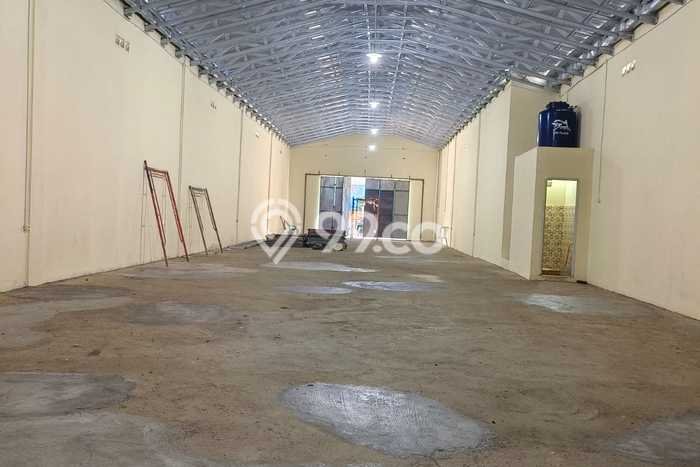 Unit Gudang disewakan di Mustikajaya Bekasi dengan LT 400m2 / LB 400m2 Unit Gudang disewakan di Mustikajaya Bekasi dengan LT 400m2 / LB 400m2