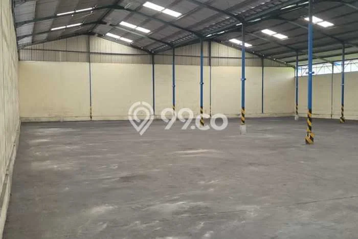 Unit Gudang Paling Strategis di Cakung Jakarta Timur dengan LB 1344m2 Unit Gudang Paling Strategis di Cakung Jakarta Timur dengan LB 1344m2