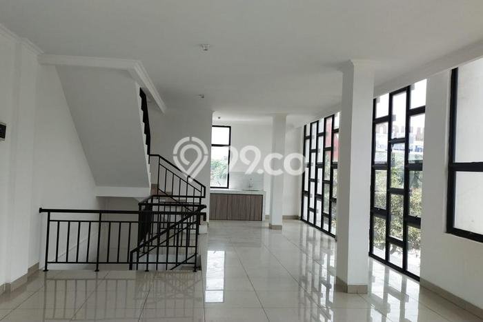 Ruko Strategis Kawasan Marunda, Luas 192m², Akses Utama, Ramai Ruko Strategis Kawasan Marunda, Luas 192m², Akses Utama, Ramai