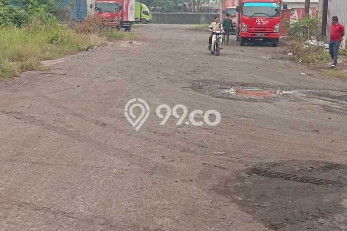 AREA KOMERSIAL! Gudang di Cimanggis, Luas 1000m², Jalan Raya AREA KOMERSIAL! Gudang di Cimanggis, Luas 1000m², Jalan Raya