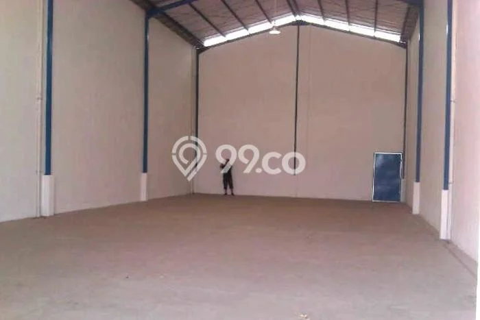 AREA KOMERSIAL! Gudang Disewakan di Rorotan, Luas 240m², Area Utama, Ready Usaha AREA KOMERSIAL! Gudang Disewakan di Rorotan, Luas 240m², Area Utama, Ready Usaha