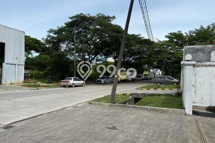 KAWASAN KOMERSIAL! Gudang For Rent di , Luas 720m2m², Area Premium KAWASAN KOMERSIAL! Gudang For Rent di , Luas 720m2m², Area Premium