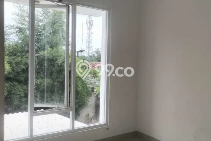 Rumah Luas Asri 3 KT Siap Pakai di Bintaro Tangerang Selatan Rumah Luas Asri 3 KT Siap Pakai di Bintaro Tangerang Selatan