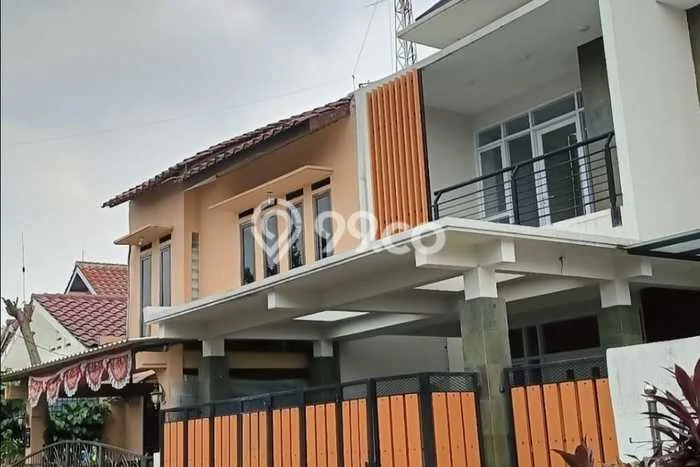 Rumah Modern 4 Kamar LT 128m2 di Graha Raya Rumah Modern 4 Kamar LT 128m2 di Graha Raya