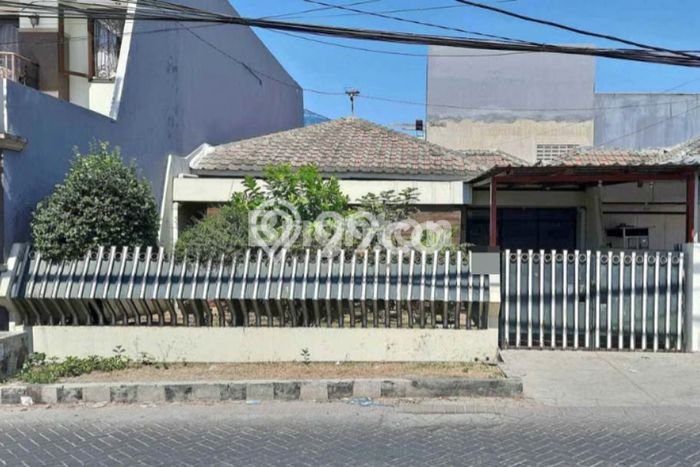 Rumah Mewah LB 175m2 Siap Pakai Desain Elegan di Raya Darmo, Surabaya Rumah Mewah LB 175m2 Siap Pakai Desain Elegan di Raya Darmo, Surabaya