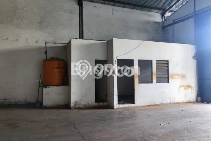 Unit Komersial Disewakan di Surabaya Area Strategis Harga Kompetitif Unit Komersial Disewakan di Surabaya Area Strategis Harga Kompetitif