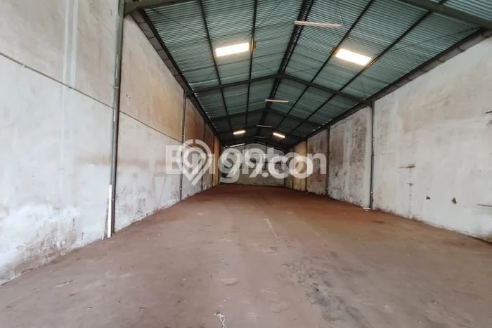 Unit Komersial Disewakan di Surabaya Area Strategis Harga Kompetitif Unit Komersial Disewakan di Surabaya Area Strategis Harga Kompetitif