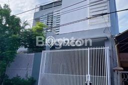 Rumah Elit LB 300m2 Siap Pakai Desain Elegan di Babatan, Surabaya Rumah Elit LB 300m2 Siap Pakai Desain Elegan di Babatan, Surabaya