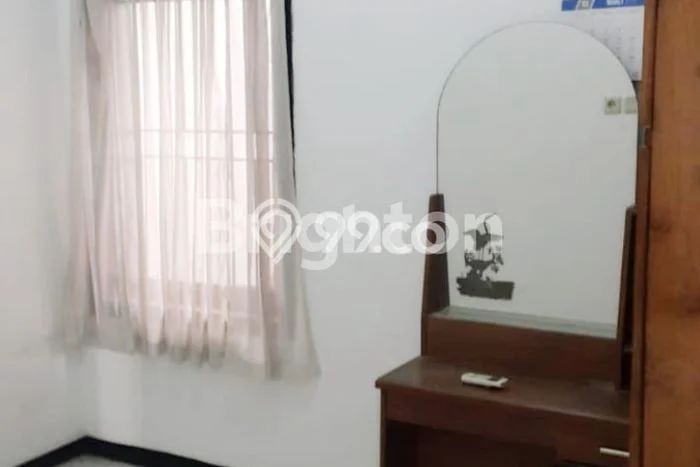 Jarang Ada! Rumah Sewa 2 Kamar Bagus Siap Huni Babatan Jarang Ada! Rumah Sewa 2 Kamar Bagus Siap Huni Babatan