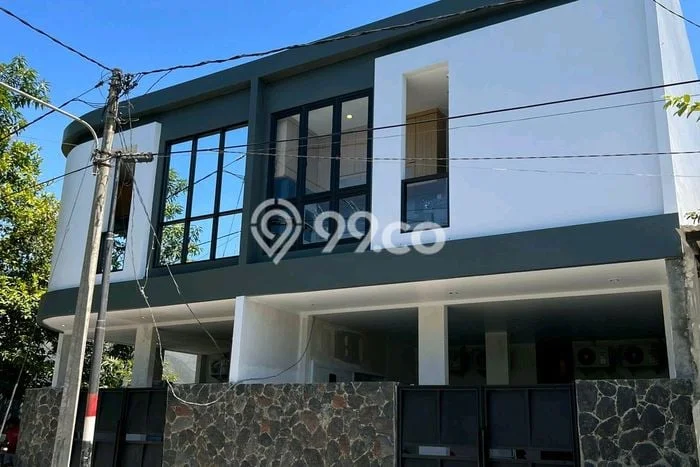Rumah Kost untuk Dijual di Wiyung dengan 15 KT, 15 KM, Luas 185m2 Rumah Kost untuk Dijual di Wiyung dengan 15 KT, 15 KM, Luas 185m2