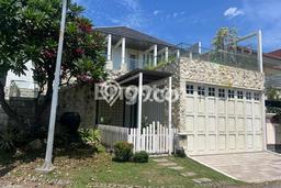 Dijual Rumah Luas Elegan Dengan View Eksklusif di Sukomanunggal, Surabaya Dijual Rumah Luas Elegan Dengan View Eksklusif di Sukomanunggal, Surabaya