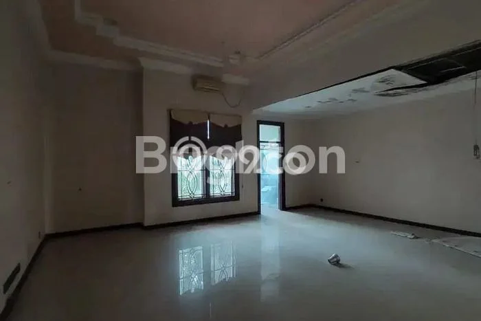 Rumah Sewa Surabaya LT 800m2 LB 1200m2 Area Citraland Rumah Sewa Surabaya LT 800m2 LB 1200m2 Area Citraland