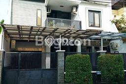 Hunian Eksklusif Siap Huni LT 216m2 di Gayungan, Surabaya Hunian Eksklusif Siap Huni LT 216m2 di Gayungan, Surabaya