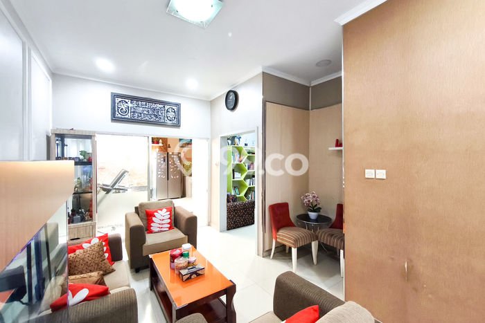 For Sale Rumah 5 Kamar Lokasi Ideal Bagus dan Strategis di Pamulang For Sale Rumah 5 Kamar Lokasi Ideal Bagus dan Strategis di Pamulang