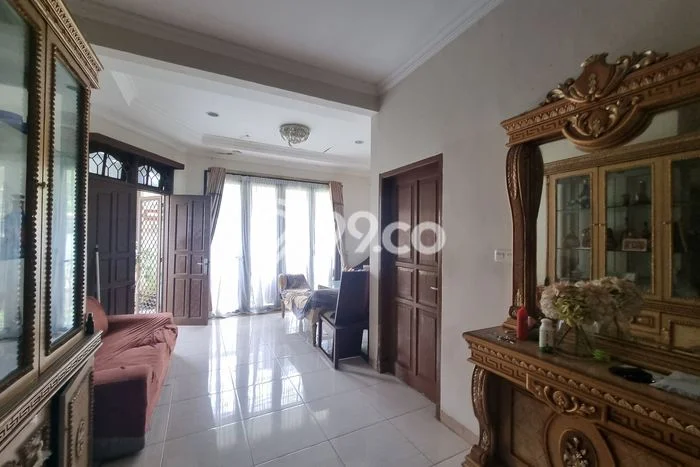 Siap Huni Rumah Mewah 5 Kamar di Jagakarsa Dekat ke Mana Pun Siap Huni Rumah Mewah 5 Kamar di Jagakarsa Dekat ke Mana Pun