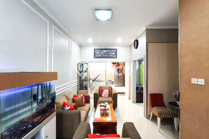 For Sale Rumah 5 Kamar Lokasi Ideal Bagus dan Strategis di Pamulang For Sale Rumah 5 Kamar Lokasi Ideal Bagus dan Strategis di Pamulang