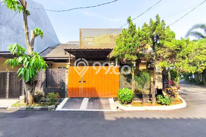 For Sale Rumah 5 Kamar Lokasi Ideal Bagus dan Strategis di Pamulang For Sale Rumah 5 Kamar Lokasi Ideal Bagus dan Strategis di Pamulang