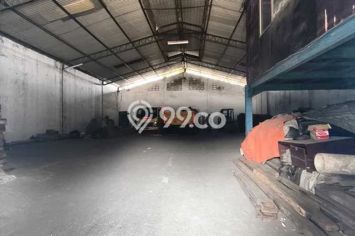 Unit Gudang Disewakan di Kapuk Kamal di Area Ramai & Strategis Unit Gudang Disewakan di Kapuk Kamal di Area Ramai & Strategis