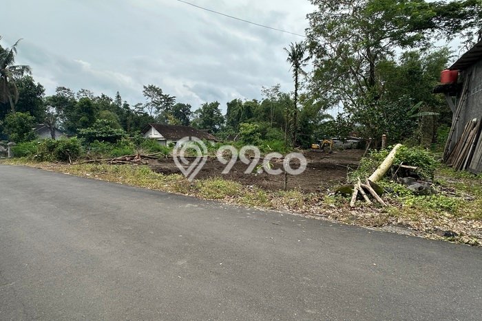 Tanah Dijual Lokasi Strategis di Yogyakarta dengan Luas 121m2 Tanah Dijual Lokasi Strategis di Yogyakarta dengan Luas 121m2