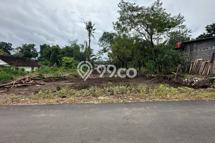 Tanah Dijual Lokasi Strategis di Yogyakarta dengan Luas 121m2 Tanah Dijual Lokasi Strategis di Yogyakarta dengan Luas 121m2