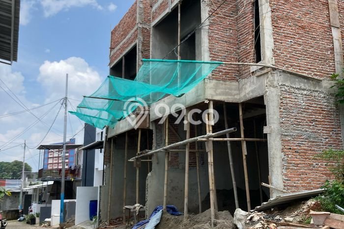 For Sale Rumah 3 Kamar Lokasi Ideal Bagus dan Strategis di Ciracas For Sale Rumah 3 Kamar Lokasi Ideal Bagus dan Strategis di Ciracas
